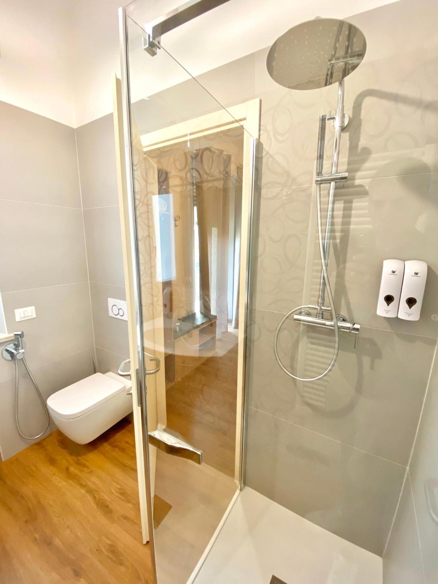 Domus 44 Rooms Verona Bagian luar foto