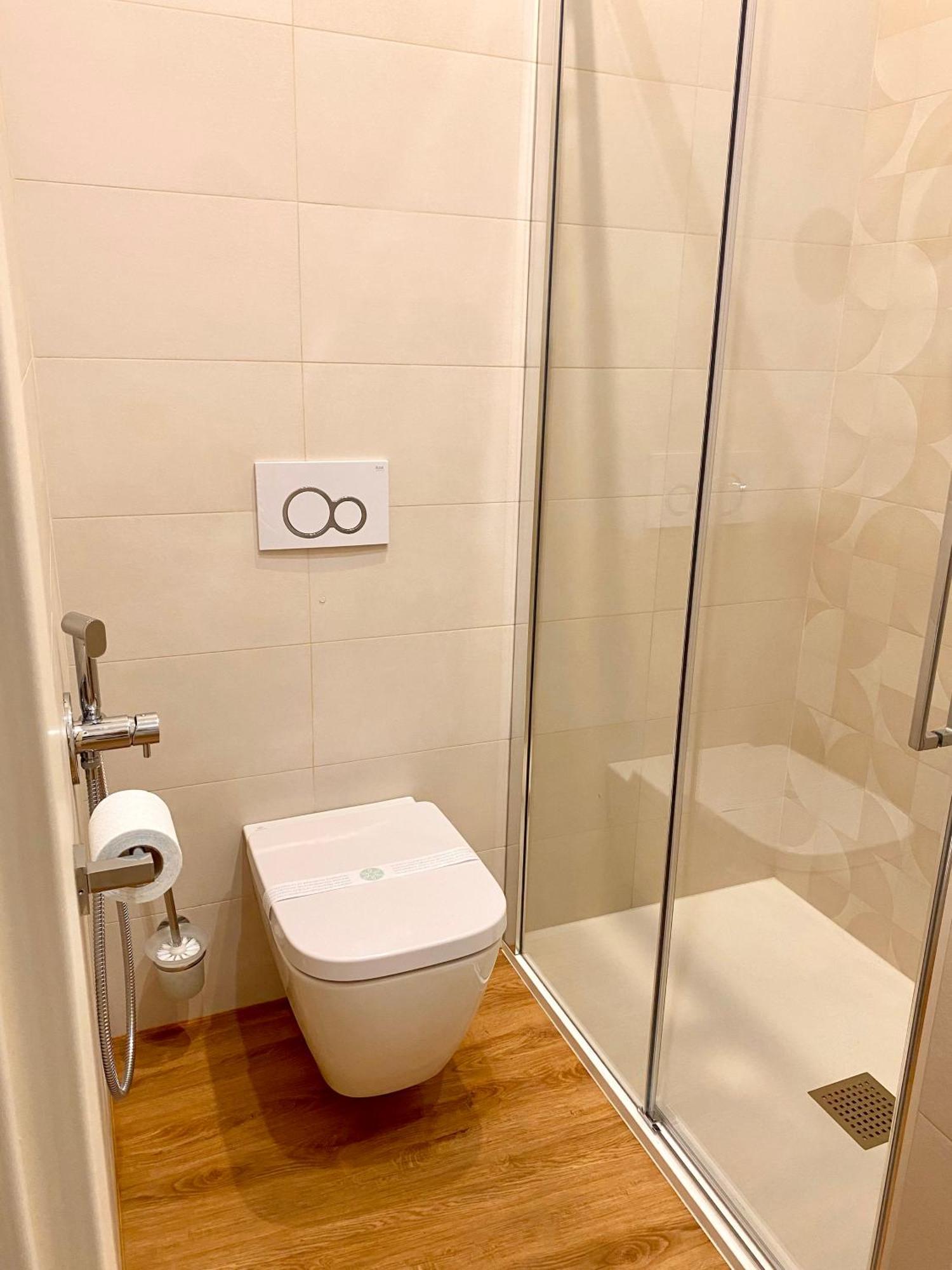 Domus 44 Rooms Verona Bagian luar foto