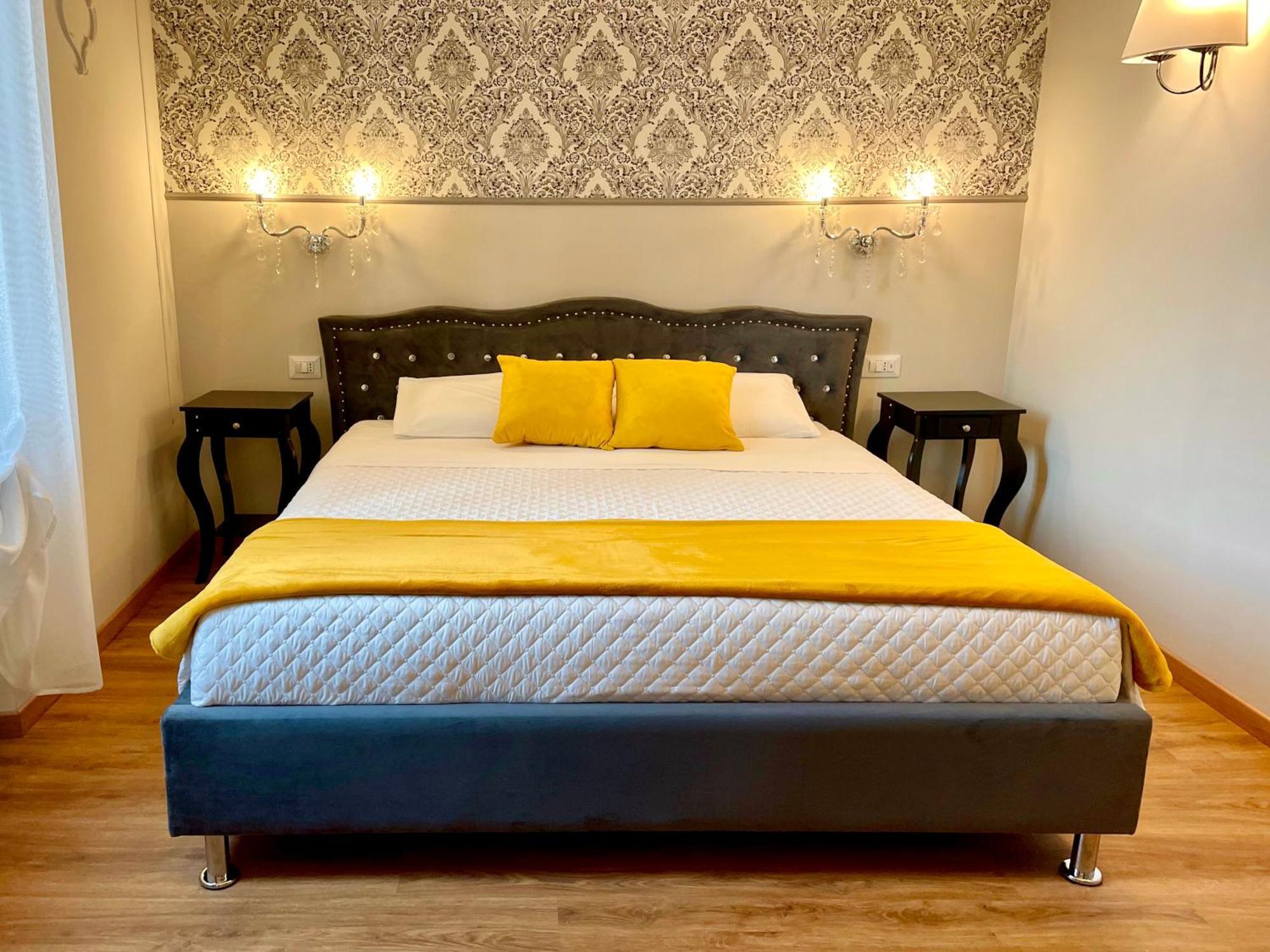 Domus 44 Rooms Verona Bagian luar foto